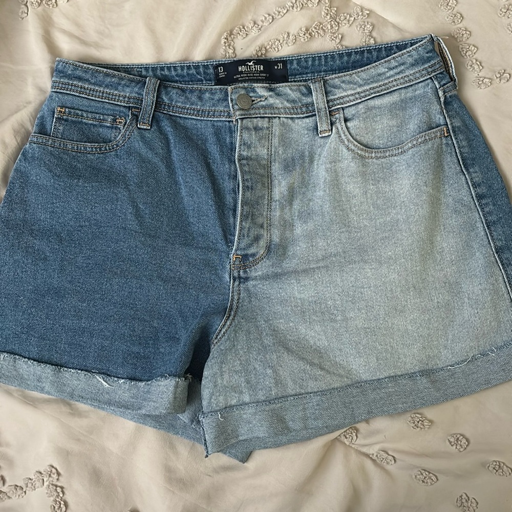 Hollister Ultra High-Rise Mom Short 3” - Hollister Vintage Stretch- size 13